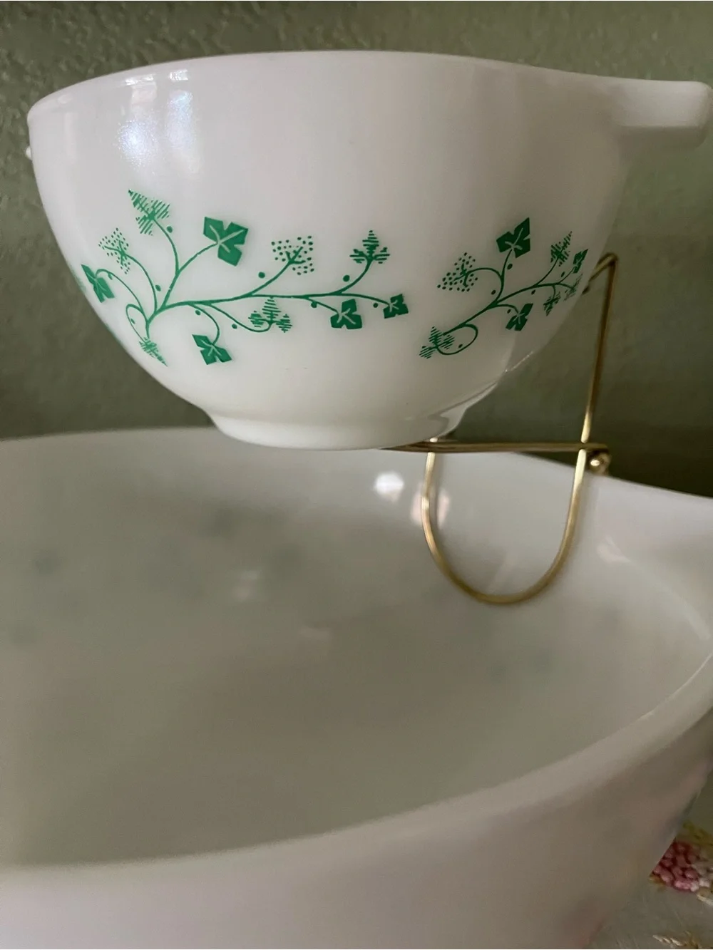Vintage 1964 Pyrex promotional Cinderella chip-and-dip set green ivy